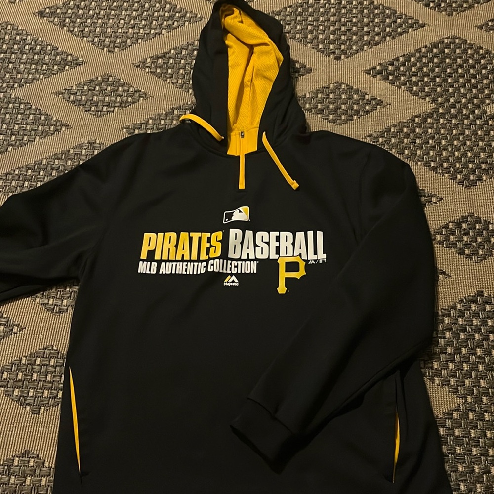 Men’s PIRATES BASEBALL sweatshirt. Great condition, barely worn.